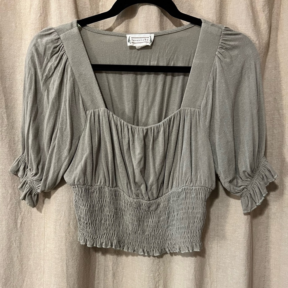 🤍 Sage Smocked Top